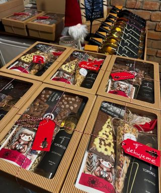 Dnes a v pondělí předáváme poslední balíčky 🎁 uf! Ty Vánoce jsou fuška 🤗 Odpoledne se spolu v tomto roce potkáme naposledy...